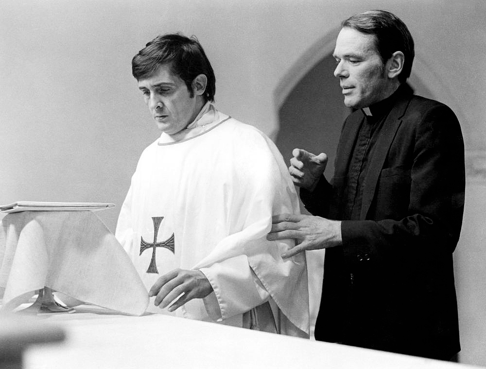 catholic priests in the film the exorcist